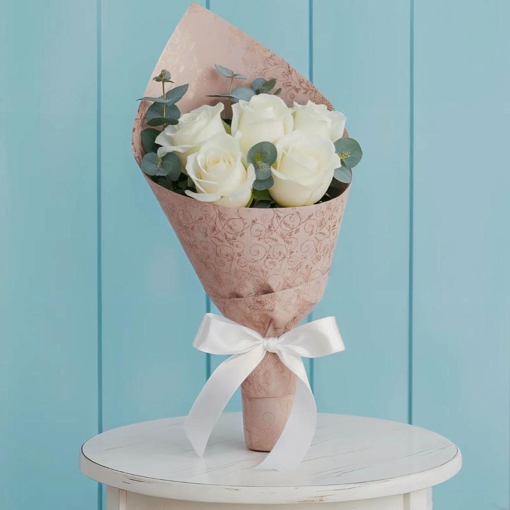 Букет цветов из: Розы в Коммаяке