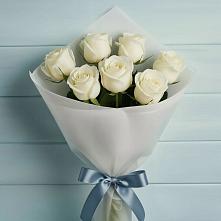 Букет 7 Белых роз Эдлесс Лав в Коммаяке