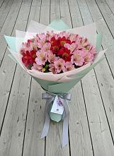 Букет цветов из:  Альстромерии в Коммаяке