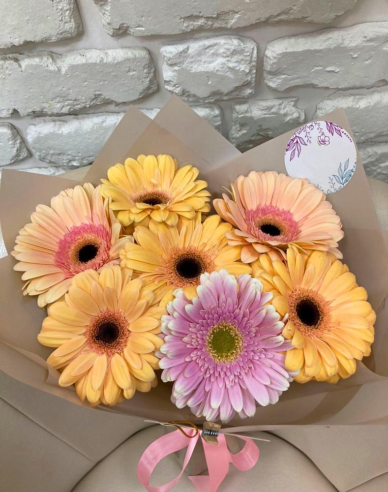 Букет цветов из: Герберы в Коммаяке