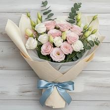 Букет цветов из:  Лизиантусы в Коммаяке
