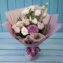 Букет цветов из:  Розы и Лизиантусы #REPLACE_PRED# Коммаяке