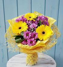 Букет цветов из:  Хризантемы и Герберы в Коммаяке