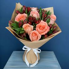 Букет цветов из:  Розы и Альстромерии в Коммаяке