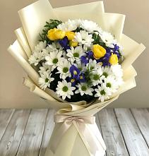 Букет цветов из:  Ирисы, Хризантемы и Розы #REPLACE_PRED# Коммаяке