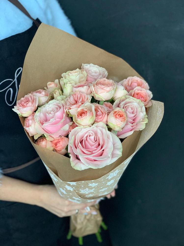 Букет цветов из: Хризантемы и Розы в Коммаяке