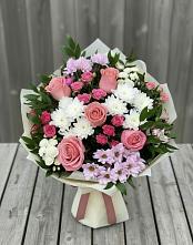 Букет цветов из:  Альстромерии, Гвоздики, Розы и Хризантемы в Коммаяке