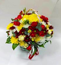 Цветочная композиция из Хризантемы и Розы в корзине в Коммаяке