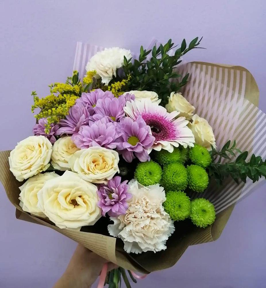 Букет цветов из: Хризантемы, Розы, Гвоздики и Герберы в Коммаяке