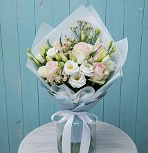 Букет цветов из:  Розы и Лизиантусы #REPLACE_PRED# Коммаяке