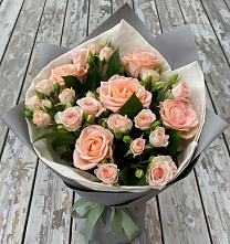 Букет цветов из:  Розы в Коммаяке
