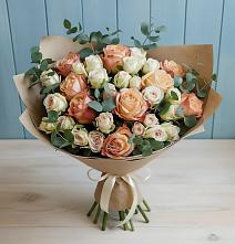 Букет цветов из:  Альстромерии и Розы в Коммаяке
