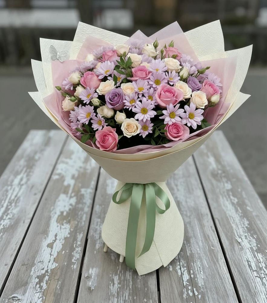 Букет цветов из: Розы и Хризантемы в Коммаяке